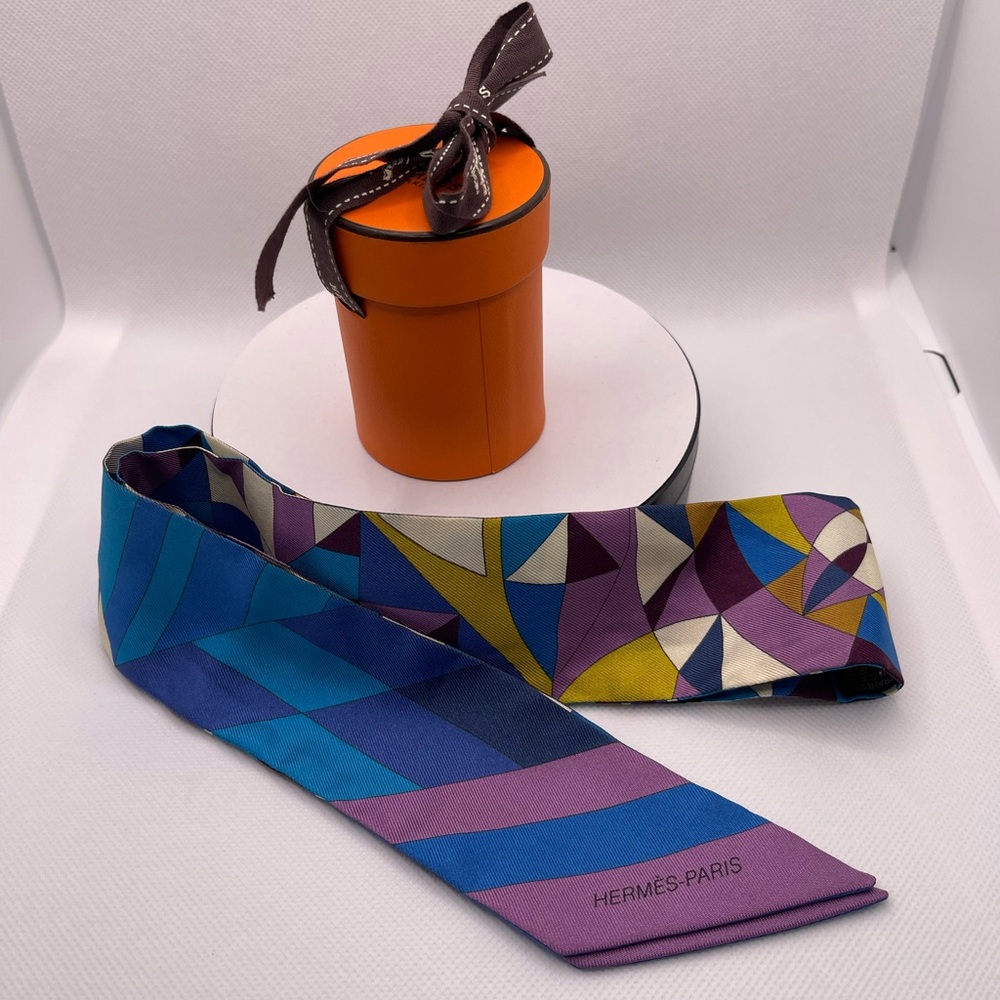 EUC Hermes Twilly blue and purple geometric pattern in box